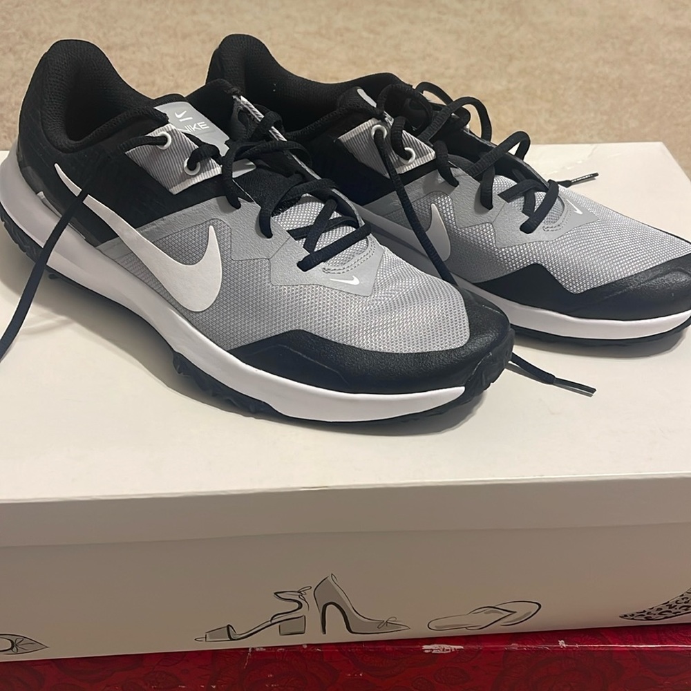 Men’s Nike sneakers